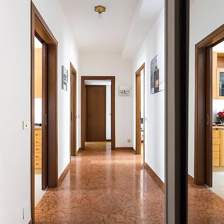 Cenisio Subway Flat Milánó